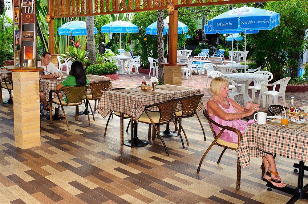 The Expat Hotel Patong Bagian luar foto