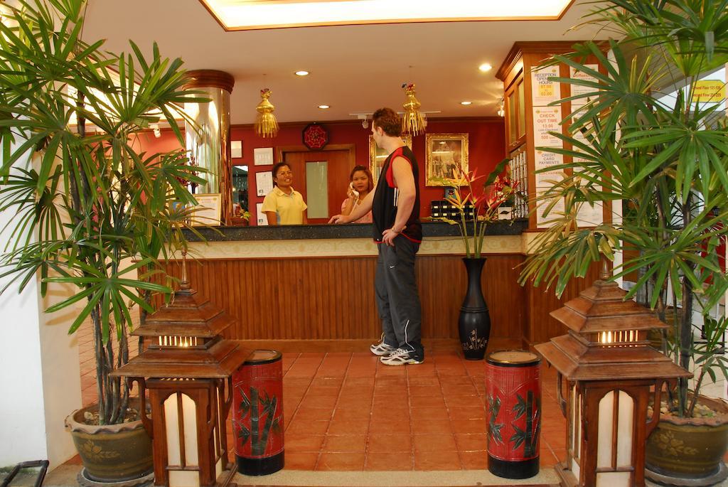 The Expat Hotel Patong Bagian luar foto