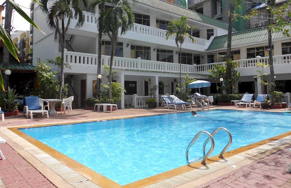 The Expat Hotel Patong Bagian luar foto