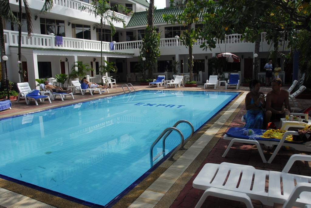 The Expat Hotel Patong Bagian luar foto