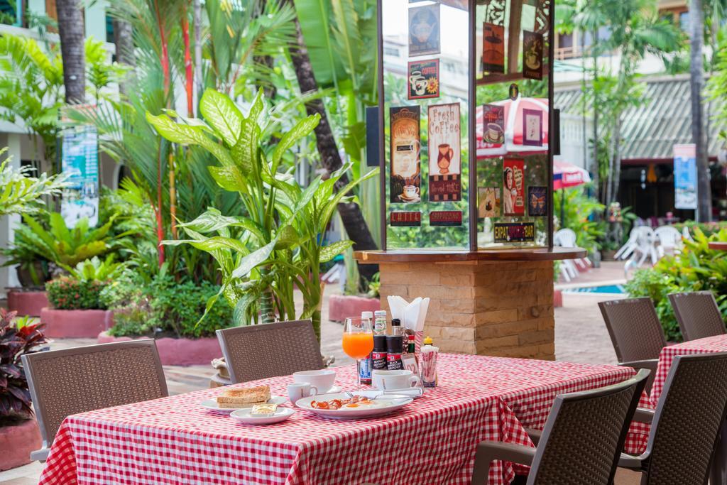 The Expat Hotel Patong Bagian luar foto
