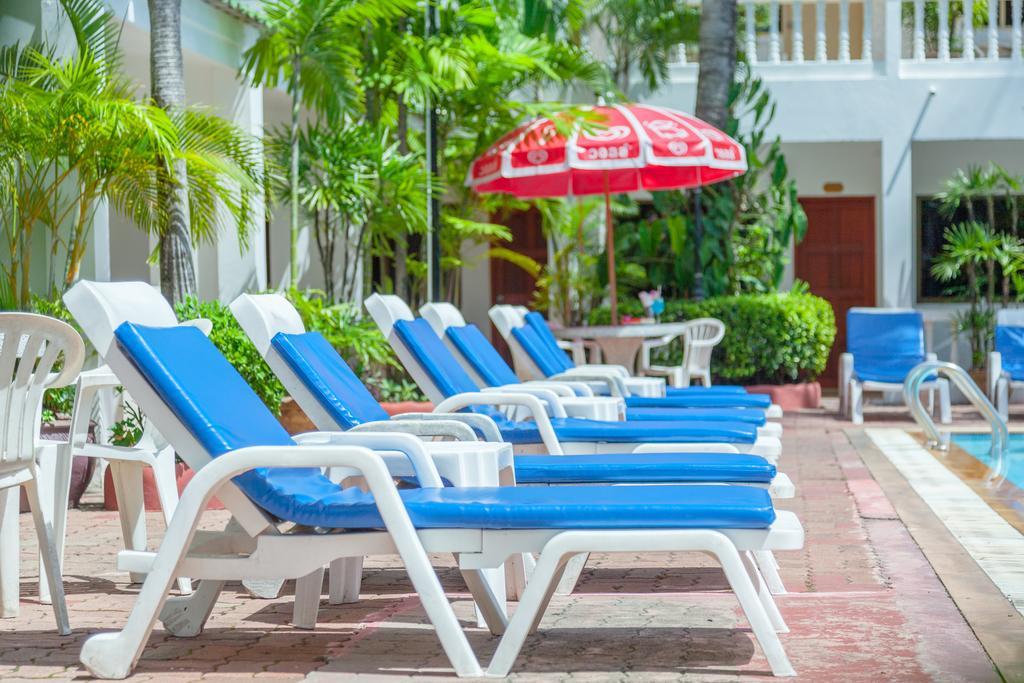The Expat Hotel Patong Bagian luar foto