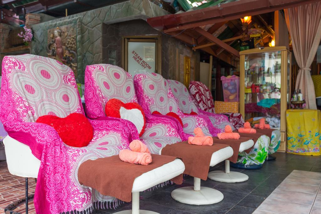 The Expat Hotel Patong Bagian luar foto