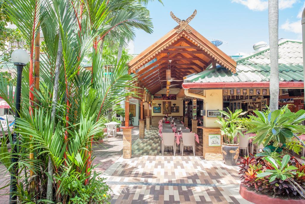 The Expat Hotel Patong Bagian luar foto