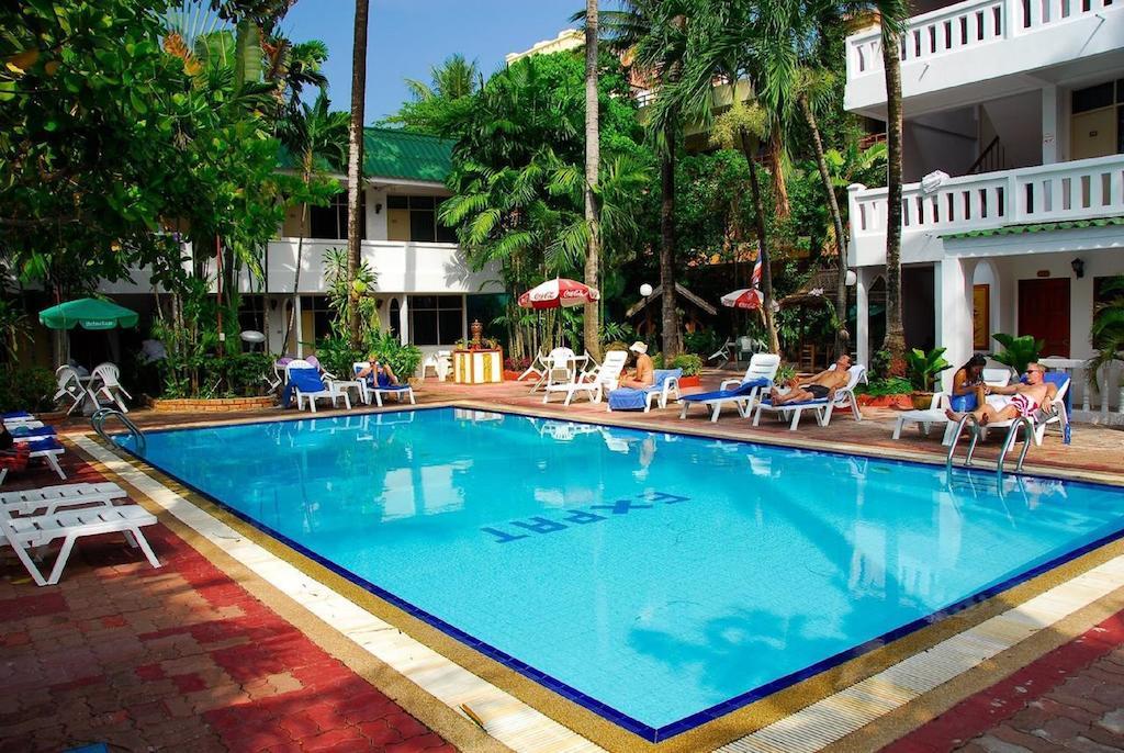 The Expat Hotel Patong Bagian luar foto