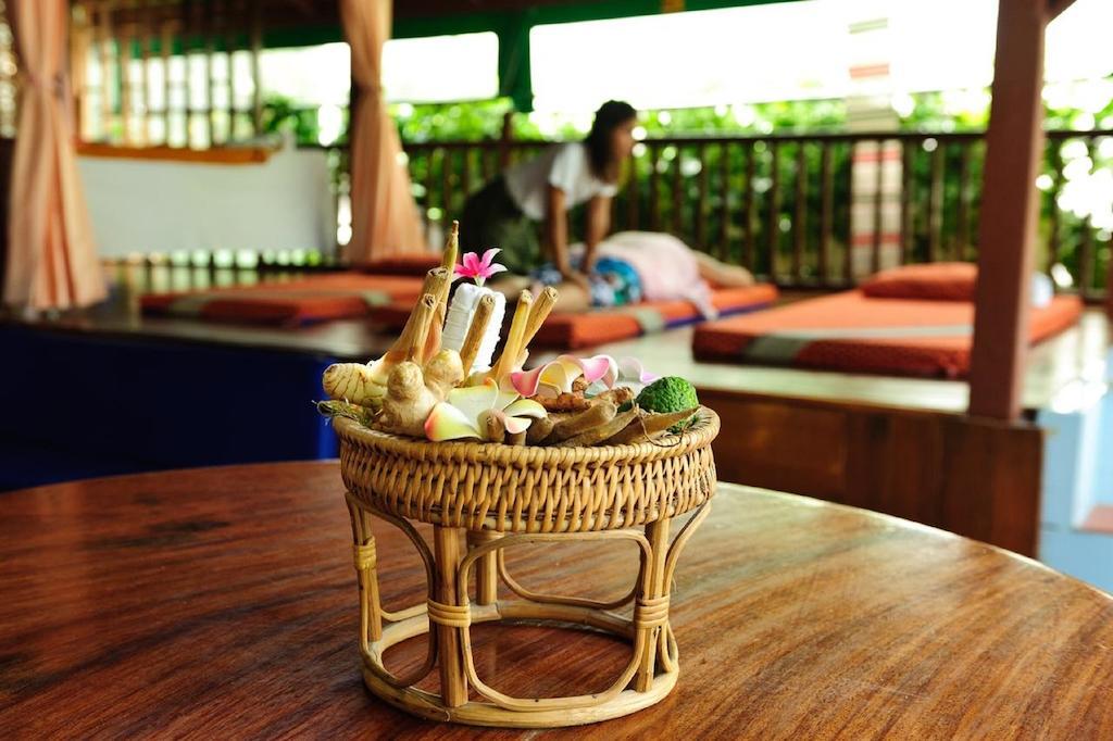 The Expat Hotel Patong Bagian luar foto