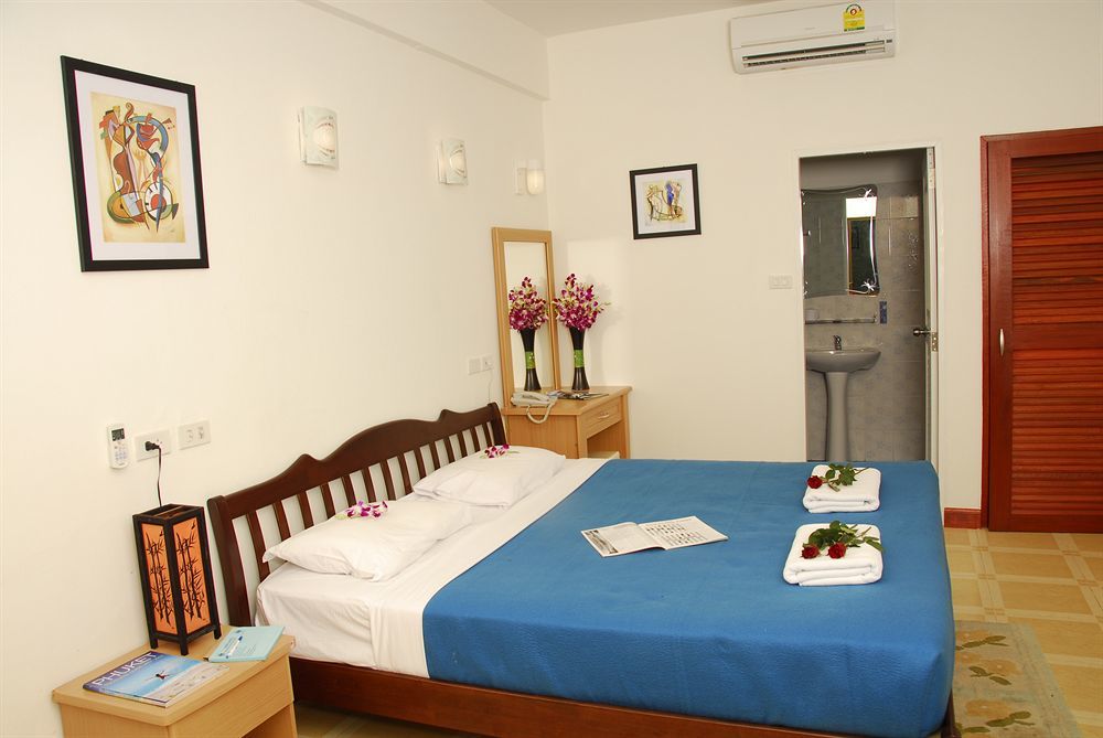 The Expat Hotel Patong Bagian luar foto