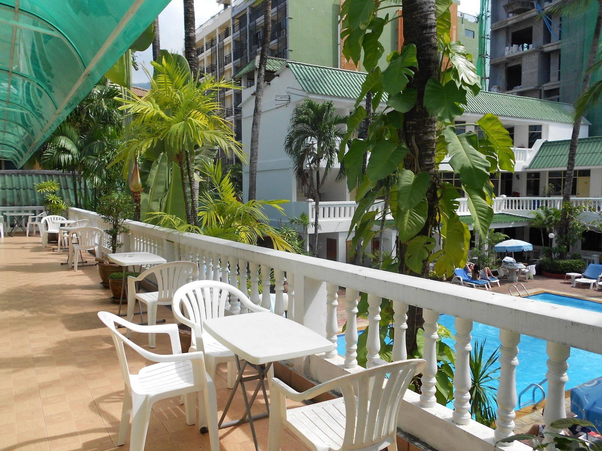 The Expat Hotel Patong Bagian luar foto