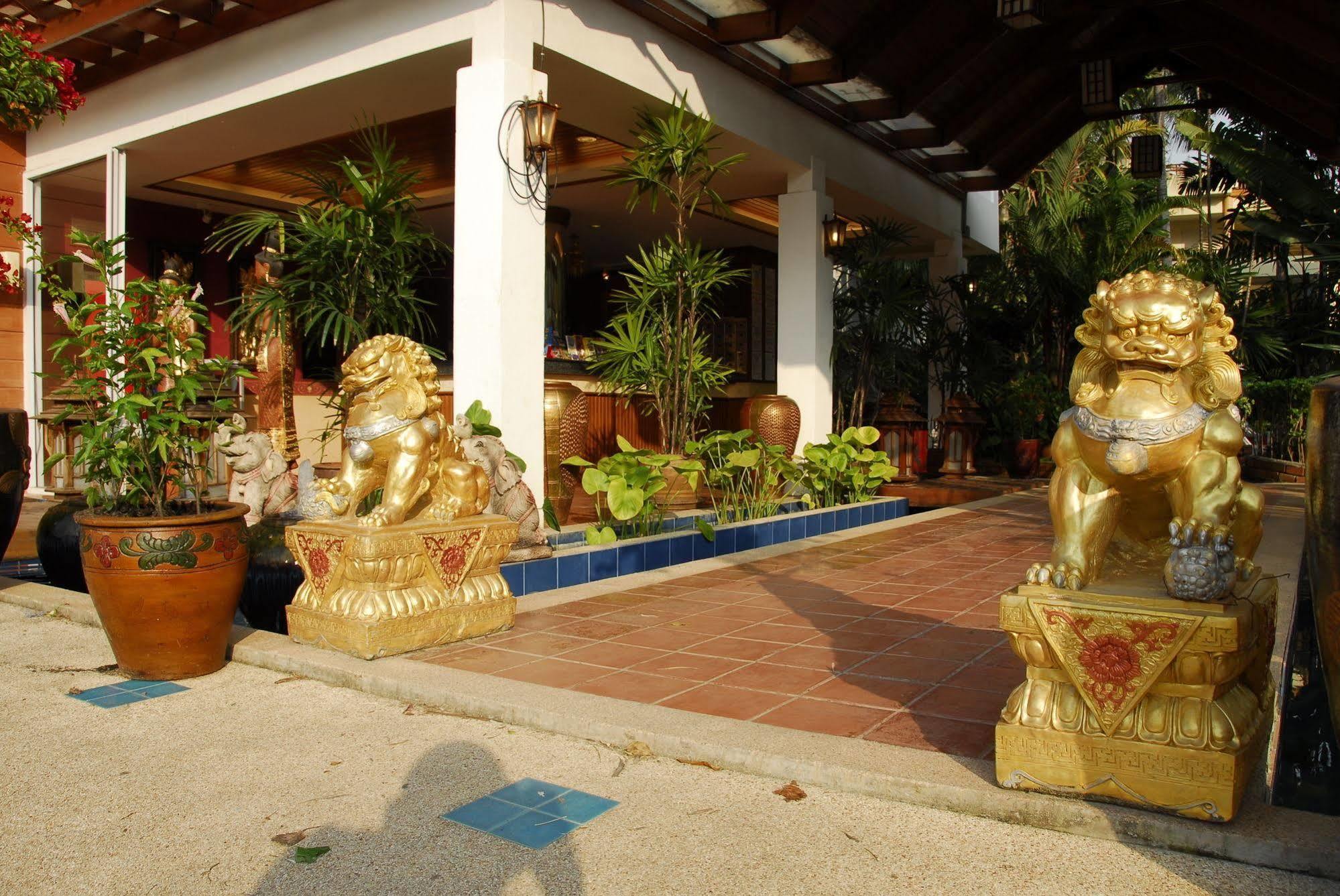 The Expat Hotel Patong Bagian luar foto
